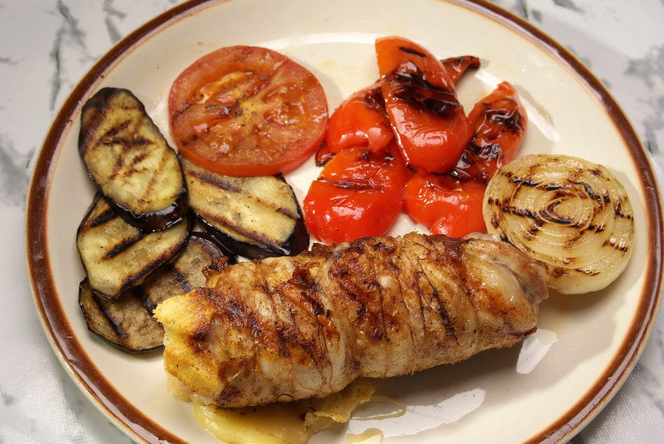 Фото 27 — Рулет из курицы с овощами