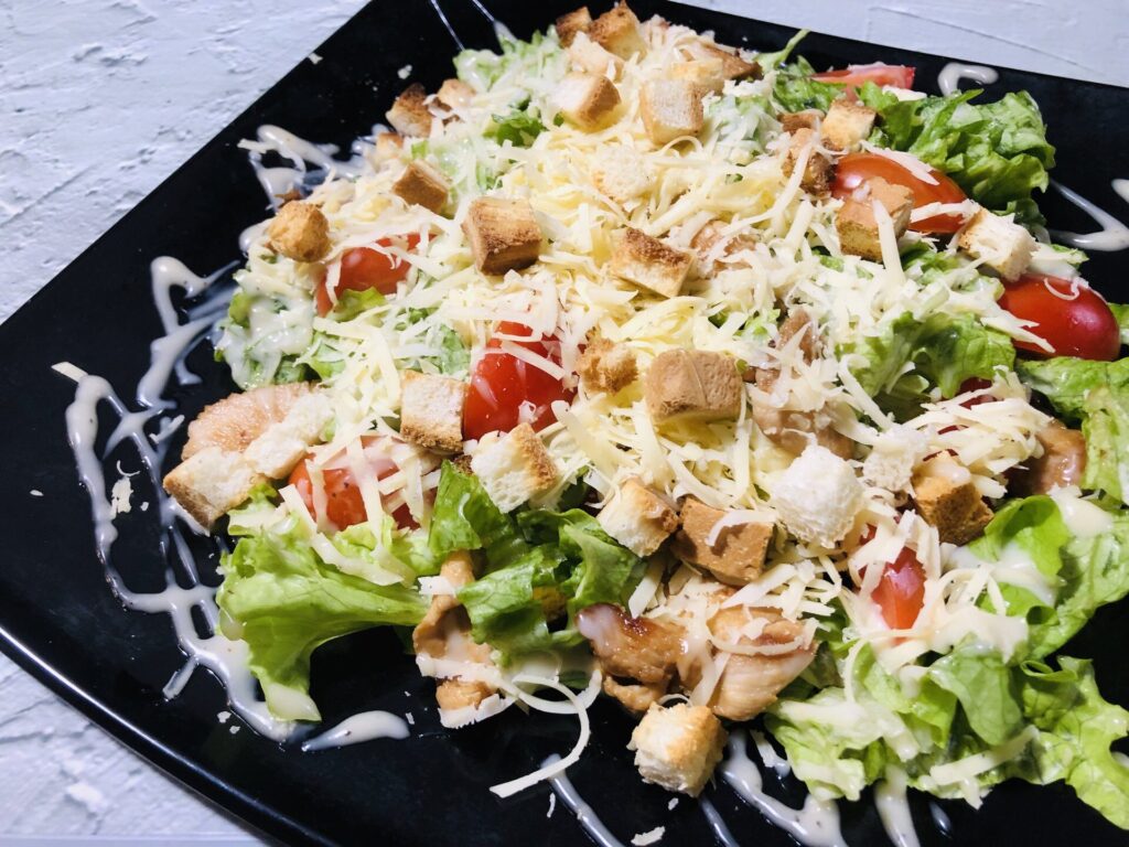 Фото 9 — Салат «Цезарь» с курицей