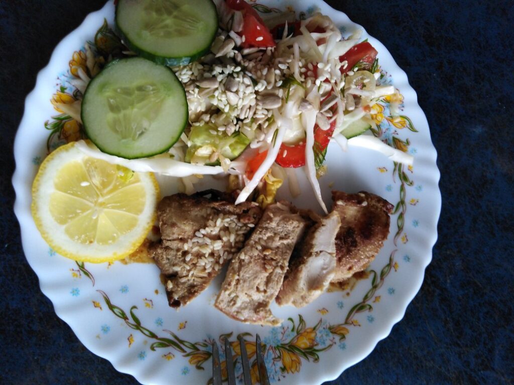 Фото 30 — Тунец с кунжутом и соевым соусом