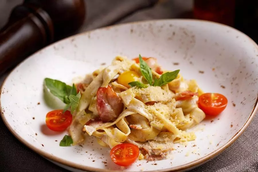 Фото 32 — Паста «Карбонара» с беконом